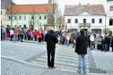Shromáždění občanů v Klášterci nad Ohří na náměstí Dr. E. Beneše 